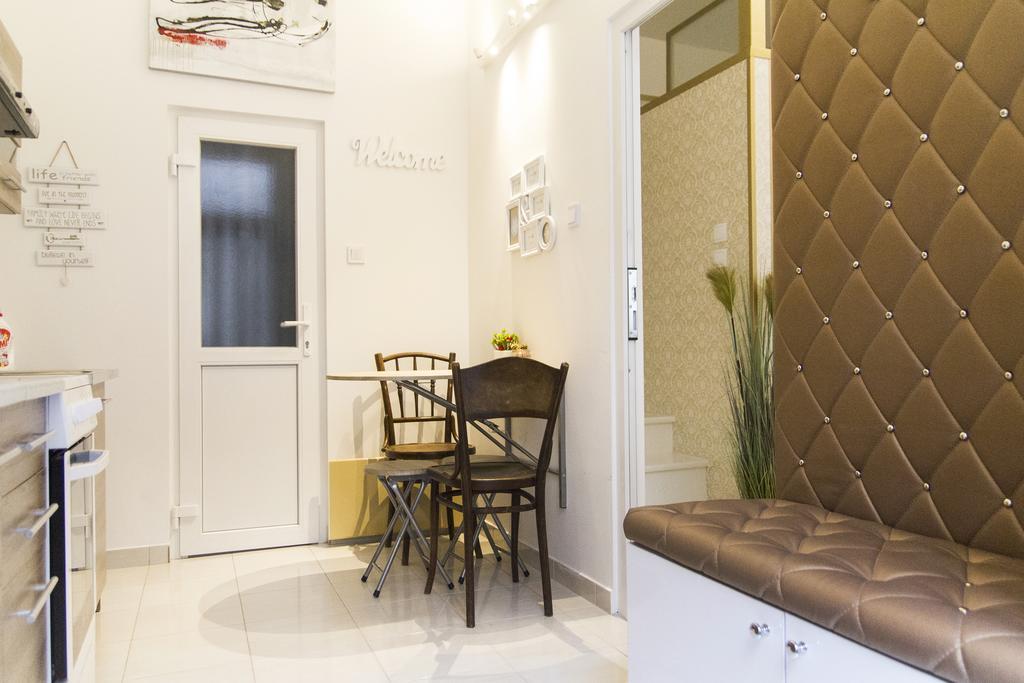 Ava'S Champagne Studio City Center-Andrash Street King Street Будапеща Екстериор снимка