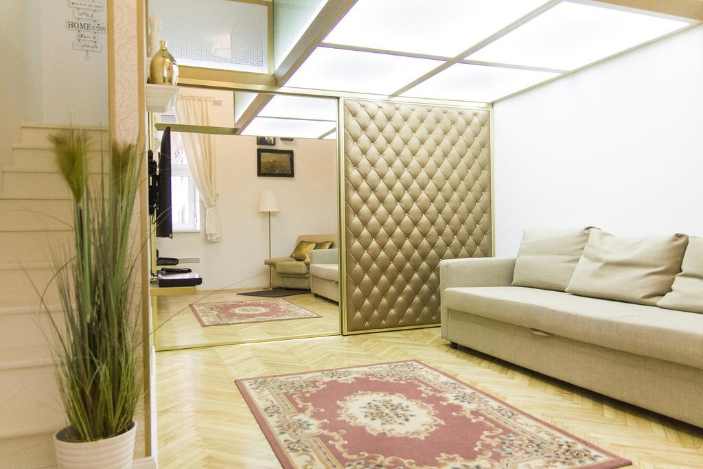 Ava'S Champagne Studio City Center-Andrash Street King Street Будапеща Екстериор снимка