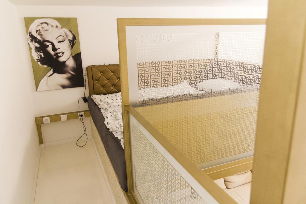 Ava'S Champagne Studio City Center-Andrash Street King Street Будапеща Екстериор снимка