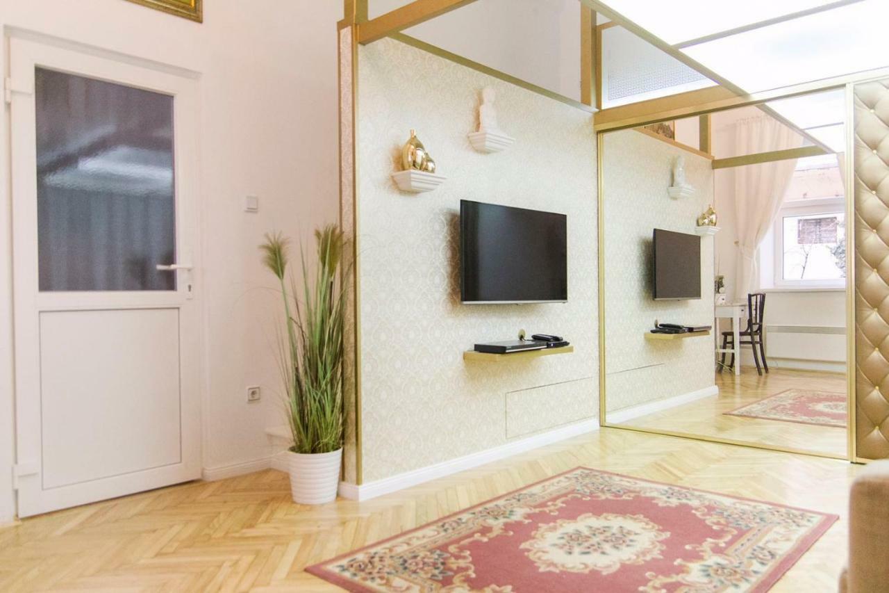 Ava'S Champagne Studio City Center-Andrash Street King Street Будапеща Екстериор снимка
